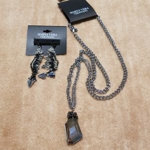 Simply vera wang necklace & earrings